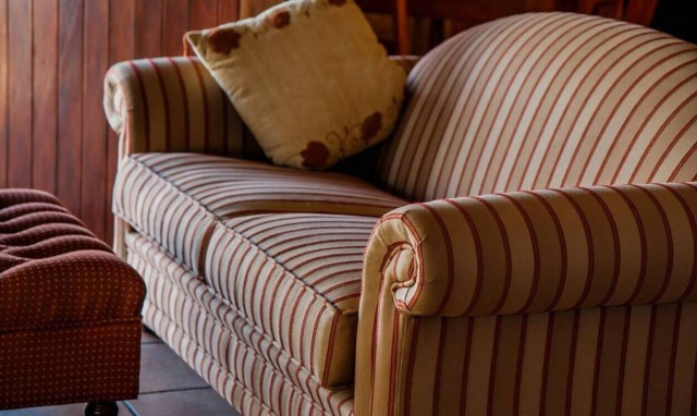 Αγόρασε μεταχειρισμένο καναπέ και... έγινε πλούσιος - Δείτε πώς!