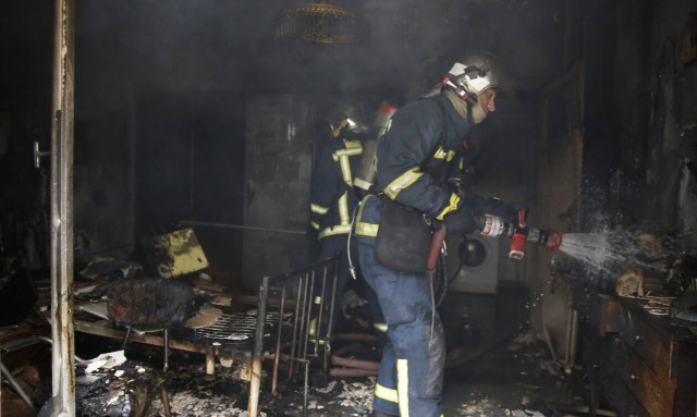 Τραγωδία στου Ρέντη: Νεκρός από φωτιά σε εγκαταλελειμμένο κτήριο