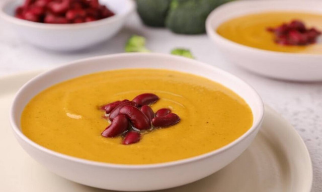 H συνταγή της ημέρας: Σούπα με μπρόκολο και γλυκοπατάτα