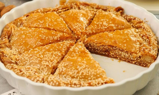 H συνταγή της ημέρας: Σουσαμόπιτα