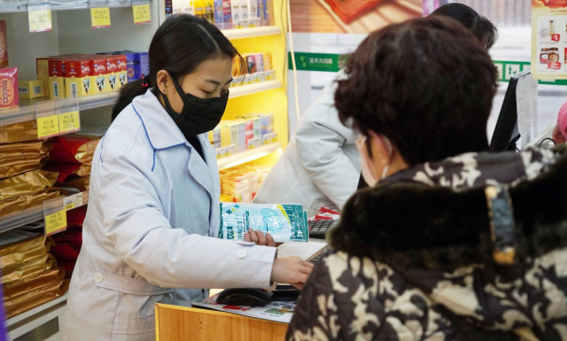 Παγκόσμιος συναγερμός για τον κοροναϊό: Έκτακτα μέτρα σε πολλές χώρες – Σε επιφυλακή η Ελλάδα