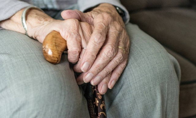 Συντάξεις Φεβρουαρίου: Από την Παρασκευή στους λογαριασμούς τα χρήματα - Αναλυτικά οι ημερομηνίες 