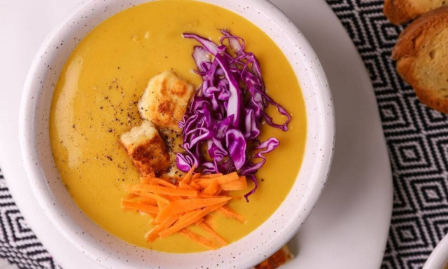 H συνταγή της ημέρας: Σούπα από κάρυ