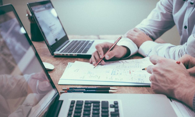 Οφειλές στην Εφορία: Πότε «ανοίγει» η νέα πλατφόρμα για τις 24 δόσεις