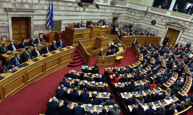 Εκλογικός νόμος: Πέρασε με 163 «ναι» το νέο σύστημα 