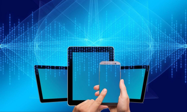 Blue light: Το φως του κινητού επιταχύνει τη γήρανση - Η απάντηση στις νέες δερμοκαλλυντικές ουσίες 