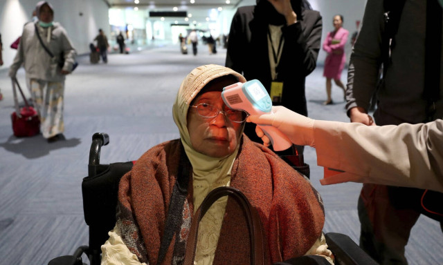 China coronavirus: Death toll rises as more cities restrict travel