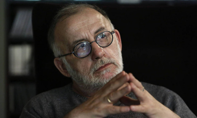 Οικογένεια Θάνου Μικρούτσικου: Δεν αποδεχόμαστε την κηδεία δημοσία δαπάνη