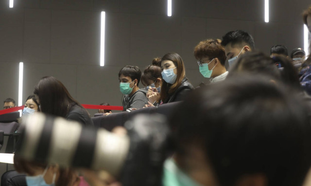 Kοροναϊός: Όλα όσα πρέπει να γνωρίζετε για τα συμπτώματα και τη μετάδοσή του