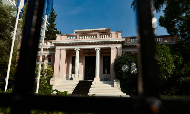 Κυβερνητικοί κύκλοι για ΣΥΡΙΖΑ: Πρέπει να τιμωρείται όποιος παρανομεί ή όχι; Ας μας πουν καθαρά 