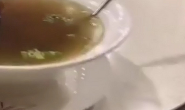 Κοροναϊός: Εικόνες-σοκ με σούπα νυχτερίδας 