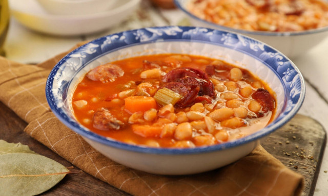 Η συνταγή της ημέρας: Φασολάδα με λουκάνικα