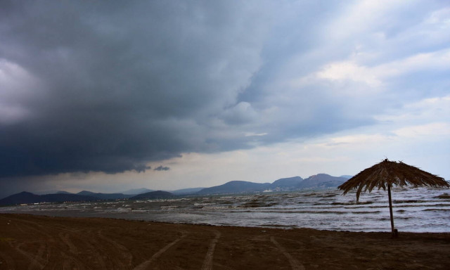 Καιρός: Με υψηλές για την εποχή θερμοκρασίες η Πέμπτη - Πού θα βρέξει (pics)