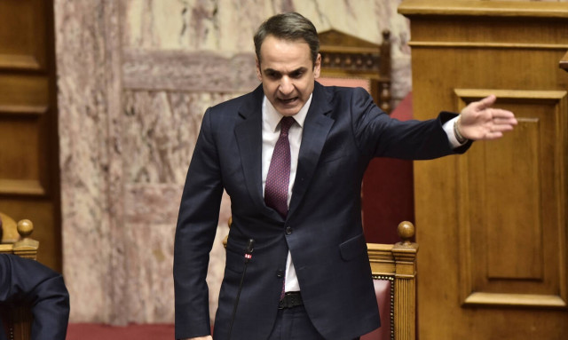 Η «αντεπίθεση» Μητσοτάκη στο ποδόσφαιρο: Το μνημόνιο, το νοσηρό κλίμα και η απειλή του Grexit