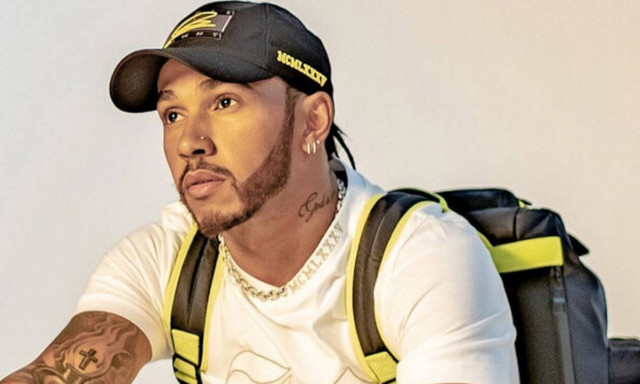 Λιούις Χάμιλτον τι έκανες πάλι στα μαλλιά σου;