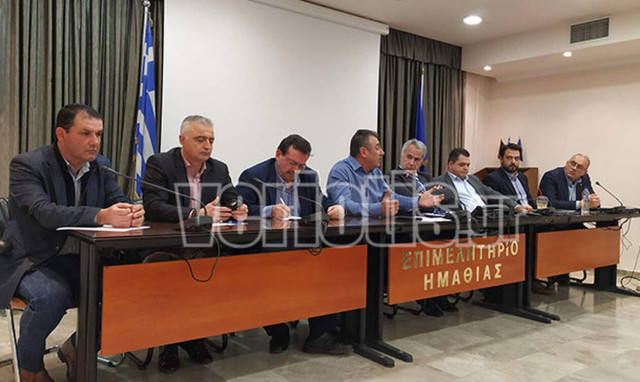 Ημαθία: Διακόπηκε η σύσκεψη Βορίδη – αγροτών από οπαδούς του ΠΑΟΚ