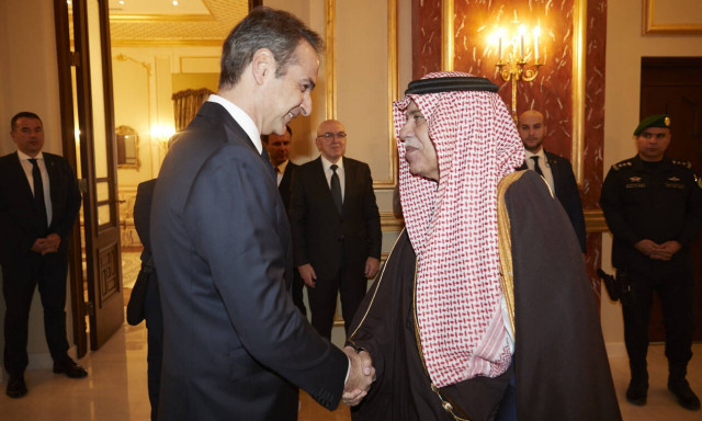 «Αγαπώ πολύ την Ελλάδα»: Ο Μητσοτάκης συναντήθηκε με τον Σαουδάραβα υπουργό Εμπορίου και Επενδύσεων