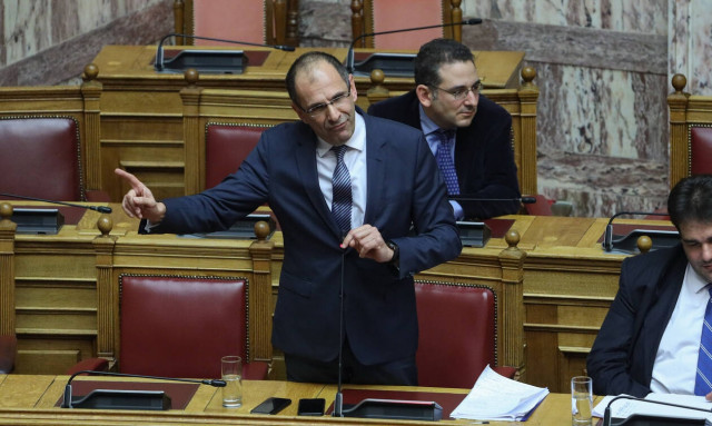 Στην Ελβετία ο Γεραπετρίτης για συναντήσεις με FIFA και UEFA για το ποδόσφαιρο