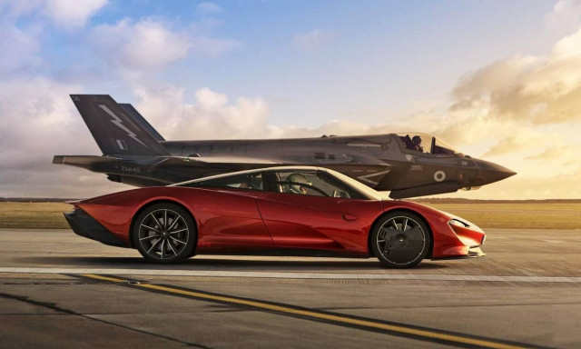 McLaren Speedtail vs F35: Μάχη εδάφους - αέρος…  