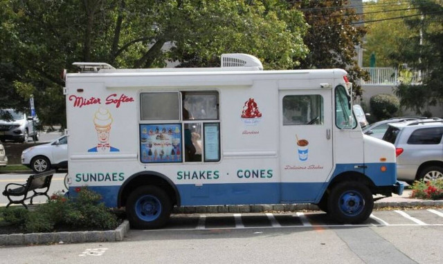 Σάλος: Βγάζει 1 εκατ. το χρόνο και τον έπιασαν να κλέβει σάντουιτς από καντίνα!