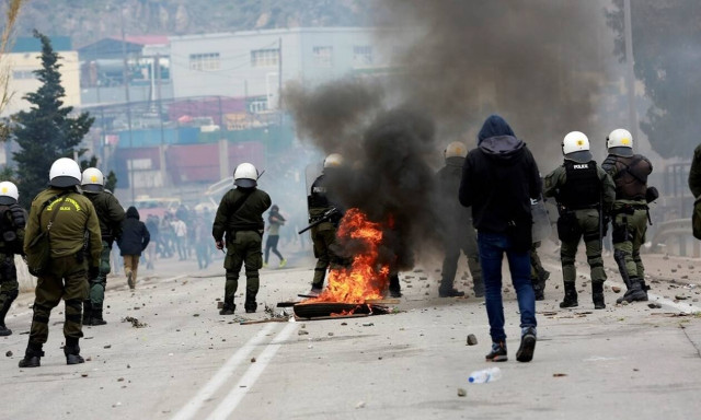 Μεταναστευτικό: Εκτός ελέγχου η κατάσταση στα νησιά - Στέλνουν ΜΑΤ στην Μόρια 