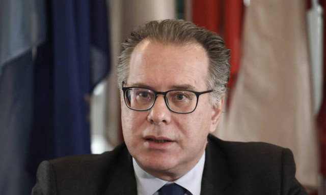 Κουμουτσάκος: Στήθηκαν ΜΚΟ εν μια νυκτί για να κερδίσουν από τα κονδύλια της ΕΕ