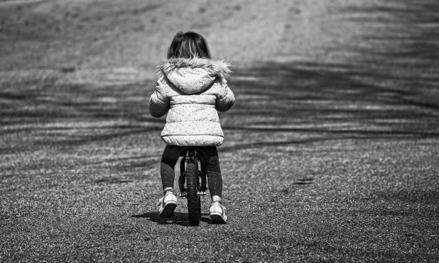 Φρίκη: Νεαρός βίασε 5χρονη μέσα στην πρεσβεία των ΗΠΑ