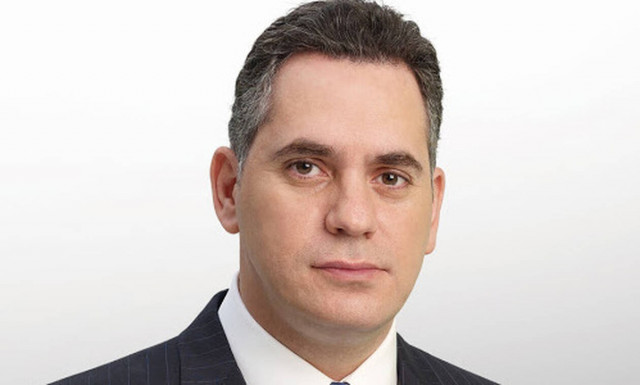 Ο Νικόλας πήρε τ’ όπλο του στην Κύπρο