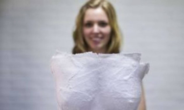 Έρευνα: Επτά στις δέκα γυναίκες δεν είναι ικανοποιημένες με το μέγεθος του στήθους τους