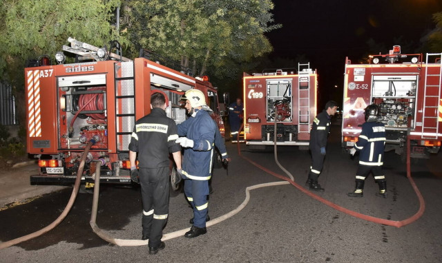 Φωτιά σε ξενοδοχείο στο κέντρο της Αθήνας