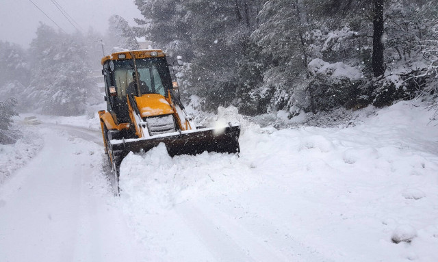 Καιρός: Συνεχίζεται η κακοκαιρία – Πού θα χιονίσει τις επόμενες ώρες – Χιόνια και στην Αττική