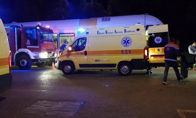 Πάτρα: Συρμός του προαστιακού παρέσυρε πεζό (pics)