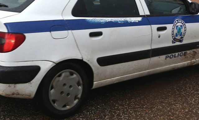 Άμφισσα: Τον σταμάτησαν για έλεγχο – Δείτε τι βρήκαν μέσα στο αμάξι (pics)