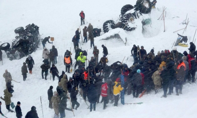 Τουρκία: Νέο βίντεο λεπτά μετά τη φονική χιονοστιβάδα στην ανατολική Τουρκία (vid)