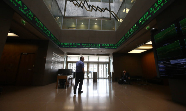 Σε νέο χαμηλό επίπεδο ρεκόρ η απόδοση των 10ετών ομολόγων του ελληνικού Δημοσίου