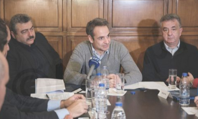 Σούδα: Επίσκεψη Μητσοτάκη στην 115 Πτέρυγα Μάχης