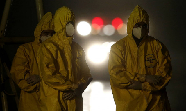 Κοροναϊός: Καρέ – καρέ η μεταφορά των δύο Ελλήνων από την Ουχάν στο «Σωτηρία»