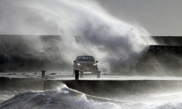 Η φονική καταιγίδα «Κιάρα» σαρώνει την Ευρώπη - Νεκροί, χάος και σκηνές Αποκάλυψης