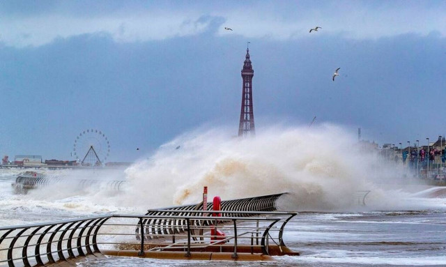 Καταιγίδα «Κιάρα»: Σκηνές Αποκάλυψης στην Ευρώπη – Προβλήματα και καταστροφές (pics)
