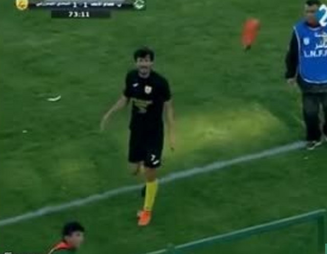 Πανικός σε ποδοσφαιρικό αγώνα: Ποδοσφαιριστής επιτέθηκε σε παιδί