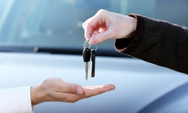 Περισσότερο πειθαρχημένοι κατά τη διάρκεια του ταξιδιού με αυτοκίνητο οι Έλληνες οδηγοί