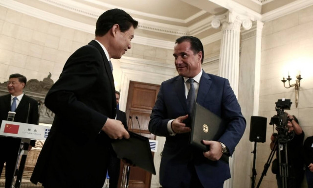 Άδωνις: «Χρυσές δουλειές» για μάσκες και αντισηπτικά