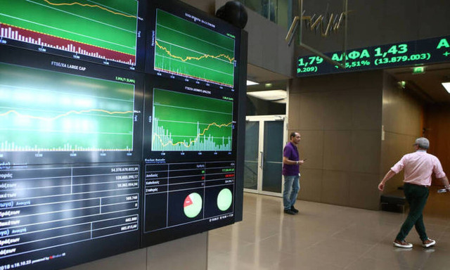 Greek 10-year bond yield falls below 1.0 pct	