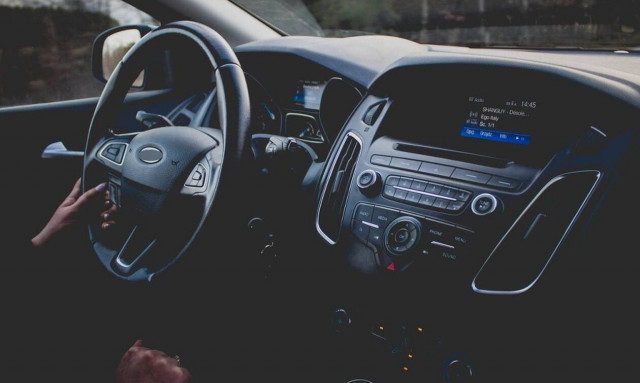 Απίστευτο! Πήγε το να πλύνει αυτοκίνητό του – Έπαθαν ΣΟΚ όταν άνοιξαν την πόρτα (pics)