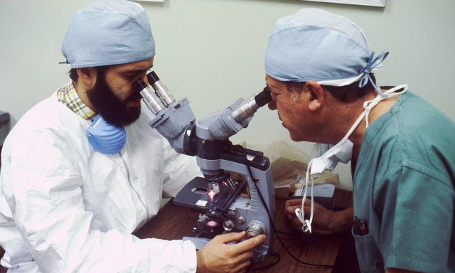 «Άφωνοι» οι επιστήμονες όταν είδαν αυτό το παράξενο πλάσμα στο βυθό – Τι είναι;