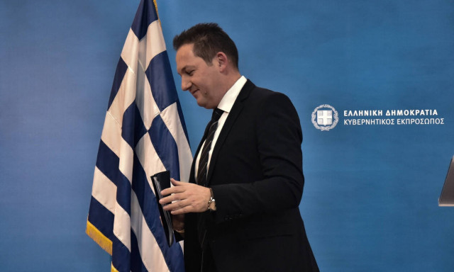 Πέτσας: Πρόκληση κατά της Δημοκρατίας η δήλωση Τσίπρα