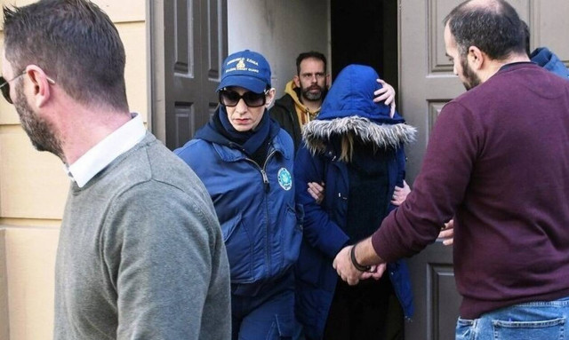 Πάτρα: Συγκλονίζει η μητέρα της παιδοκτόνου - «Πέταξε το βρέφος στη θάλασσα και πήγε να ξαπλώσει»