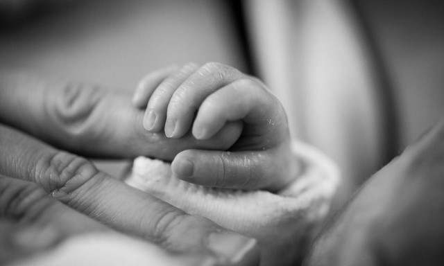 Πλήρης ανατροπή στην υπόθεση του νεκρού βρέφους