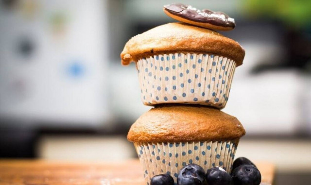 Τραγωδία: Κατάπιε τρία γλυκά ταυτόχρονα και πέθανε (vid)