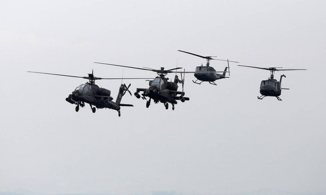 Καταιγισμός πυρών από ελικόπτερα Ελλάδας και ΗΠΑ - «Σφυροκόπημα» στο πεδίο βολής Λιτοχώρου